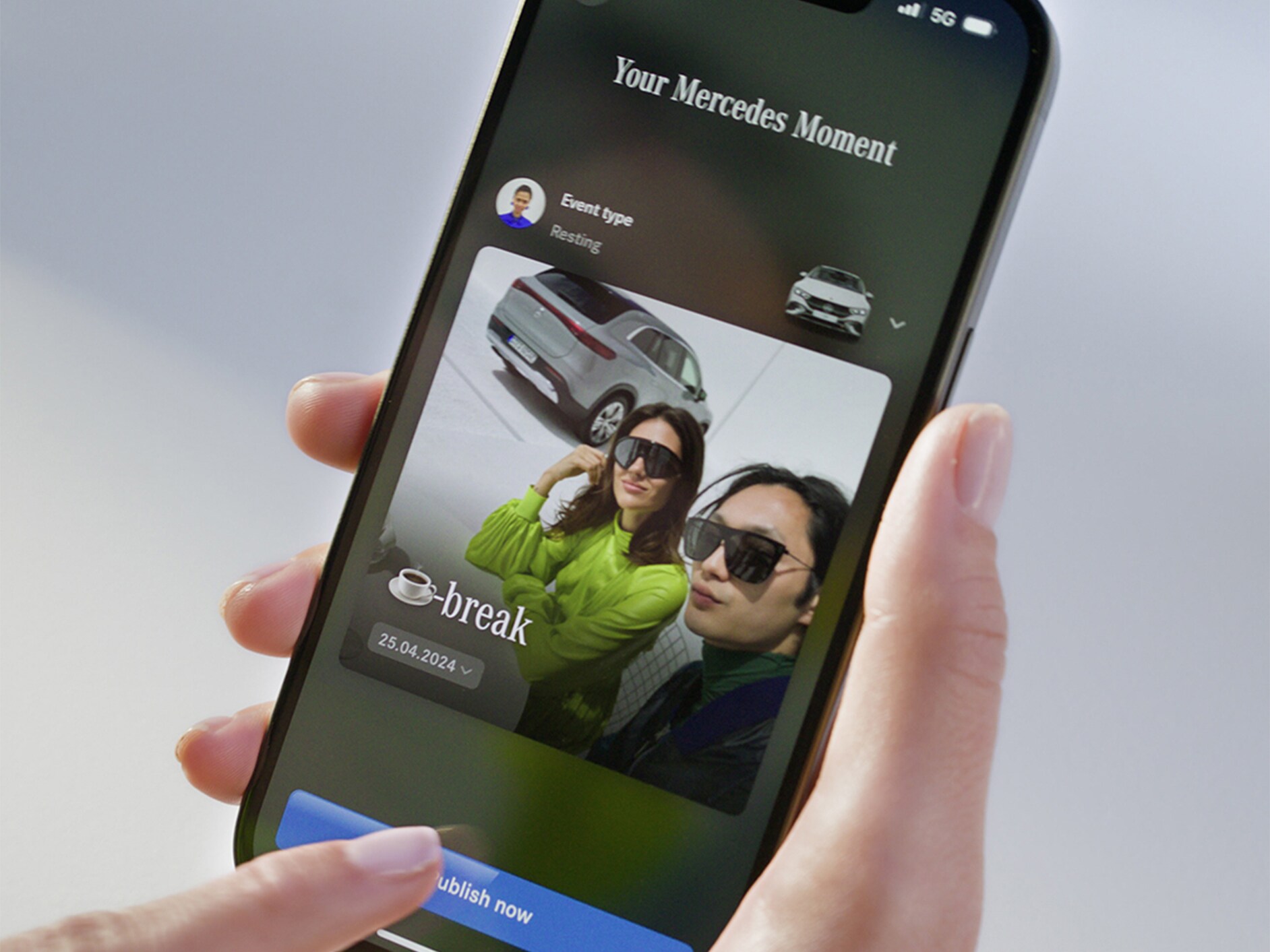 Obrazovka aplikácie Mercedes-Benz Stories.