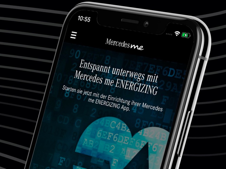 Aplikácia Mercedes-Benz ENERGIZING | Aplikácie | Mercedes-Benz Na chytrom telefóne je otvorená aplikácia Mercedes-Benz ENERGIZING a zobrazujú sa prvé kroky nastavenia.