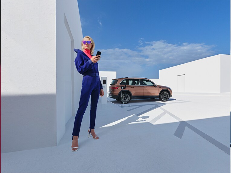 Najlepšie spojenie s&nbsp;vaším vozidlom Mercedes-Benz: aplikácia Mercedes-Benz.