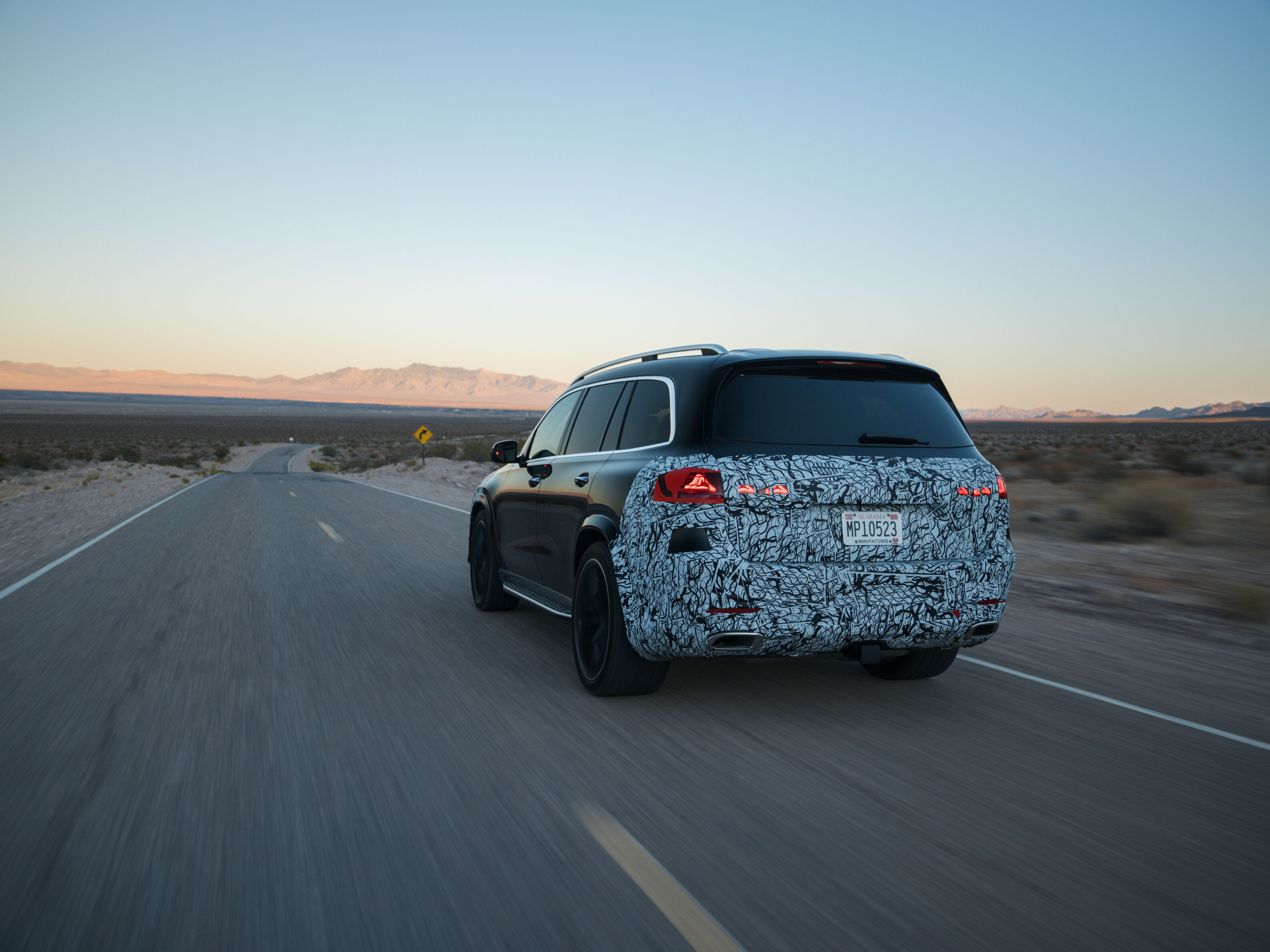 Nový GLS na testovacej jazde v Nevade