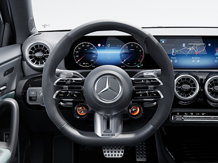 Volant AMG Performance v sedane Mercedes-AMG Triedy A.