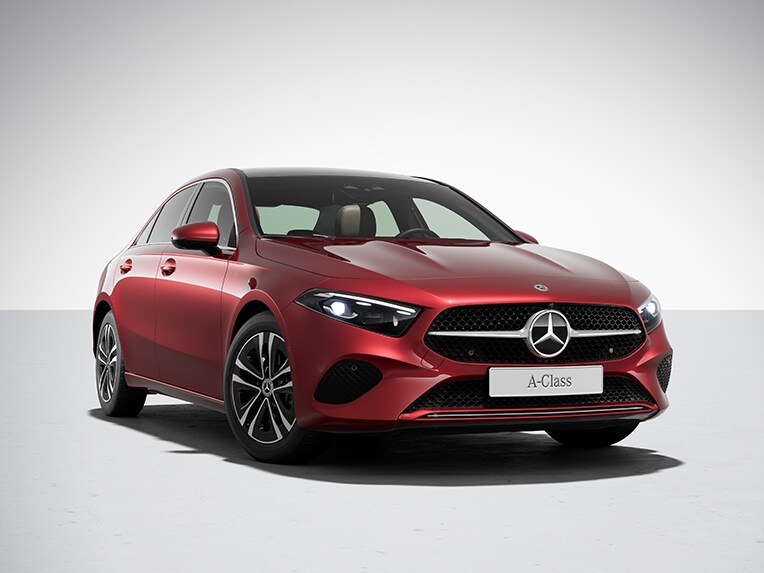 Exteriér sedanu Triedy A od značky Mercedes-Benz s líniou výbavy Progressive.