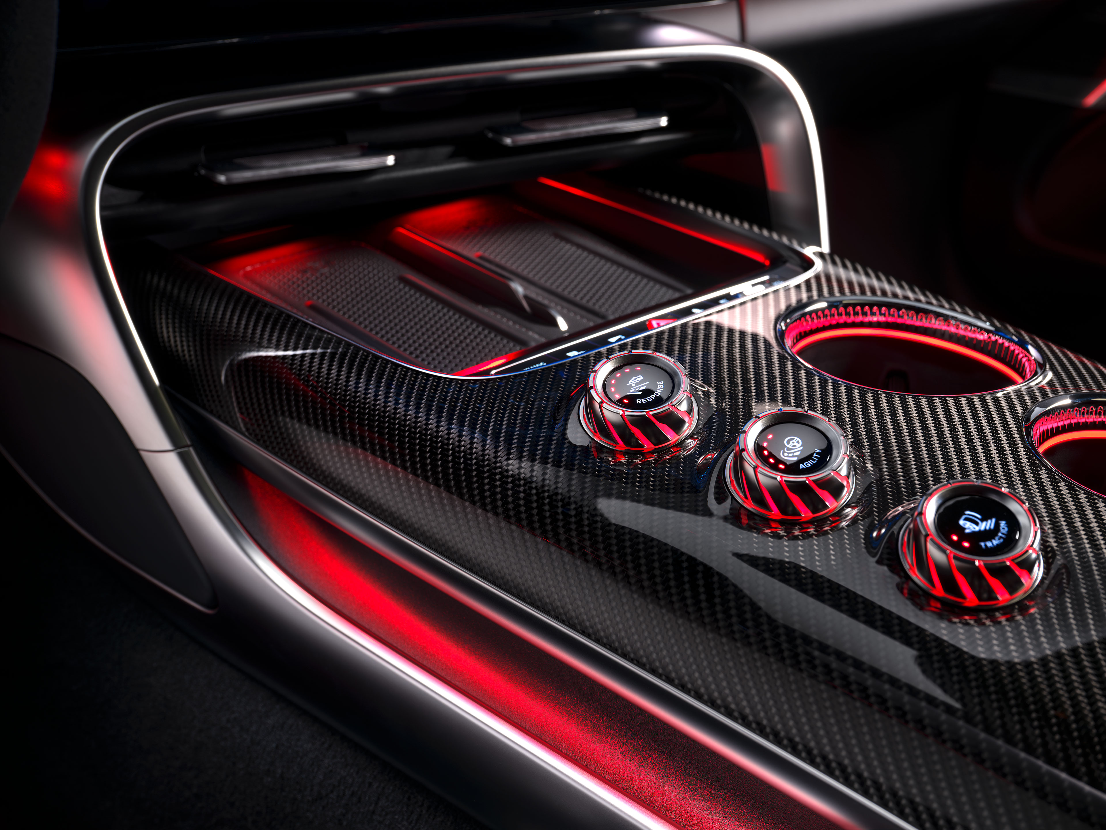 Ergonómia športového vozidla | GT 4-dverové kupé | Mercedes-AMG Ergonómia športového vozidla v novom 4-dverovom kupé GT od značky Mercedes-AMG.