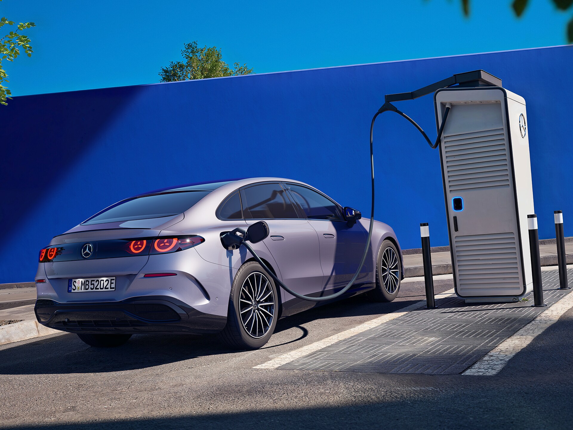 Nabíjanie novej Triedy&nbsp;C od značky Mercedes-Benz.