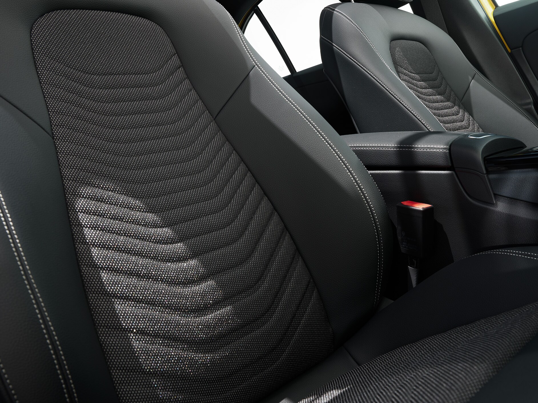 Komfortné sedadlá v&nbsp;sedane Triedy&nbsp;A od značky Mercedes-Benz.