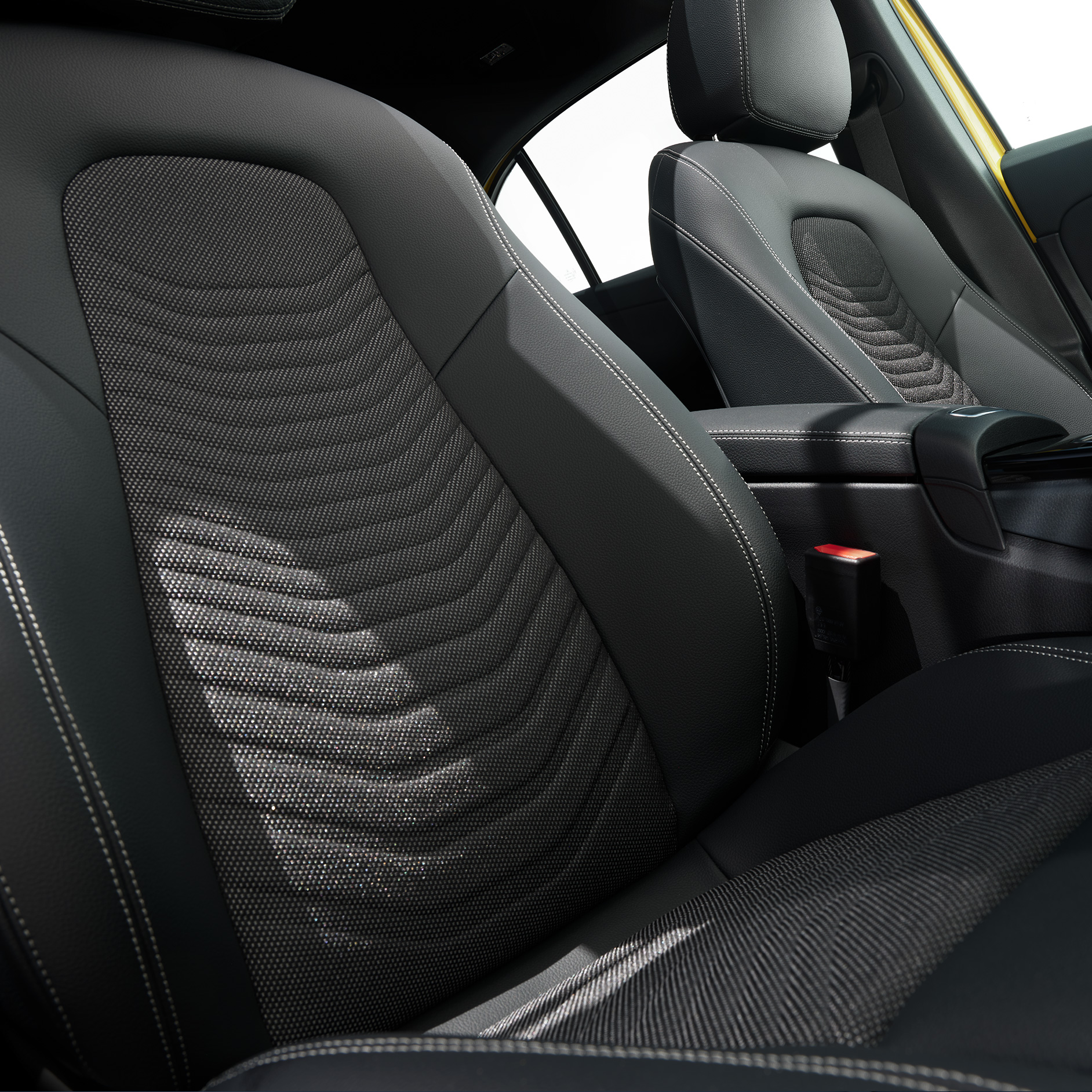 Komfortné sedadlá | Trieda A sedan | Mercedes-Benz Komfortné sedadlá v sedane Triedy A od značky Mercedes-Benz.