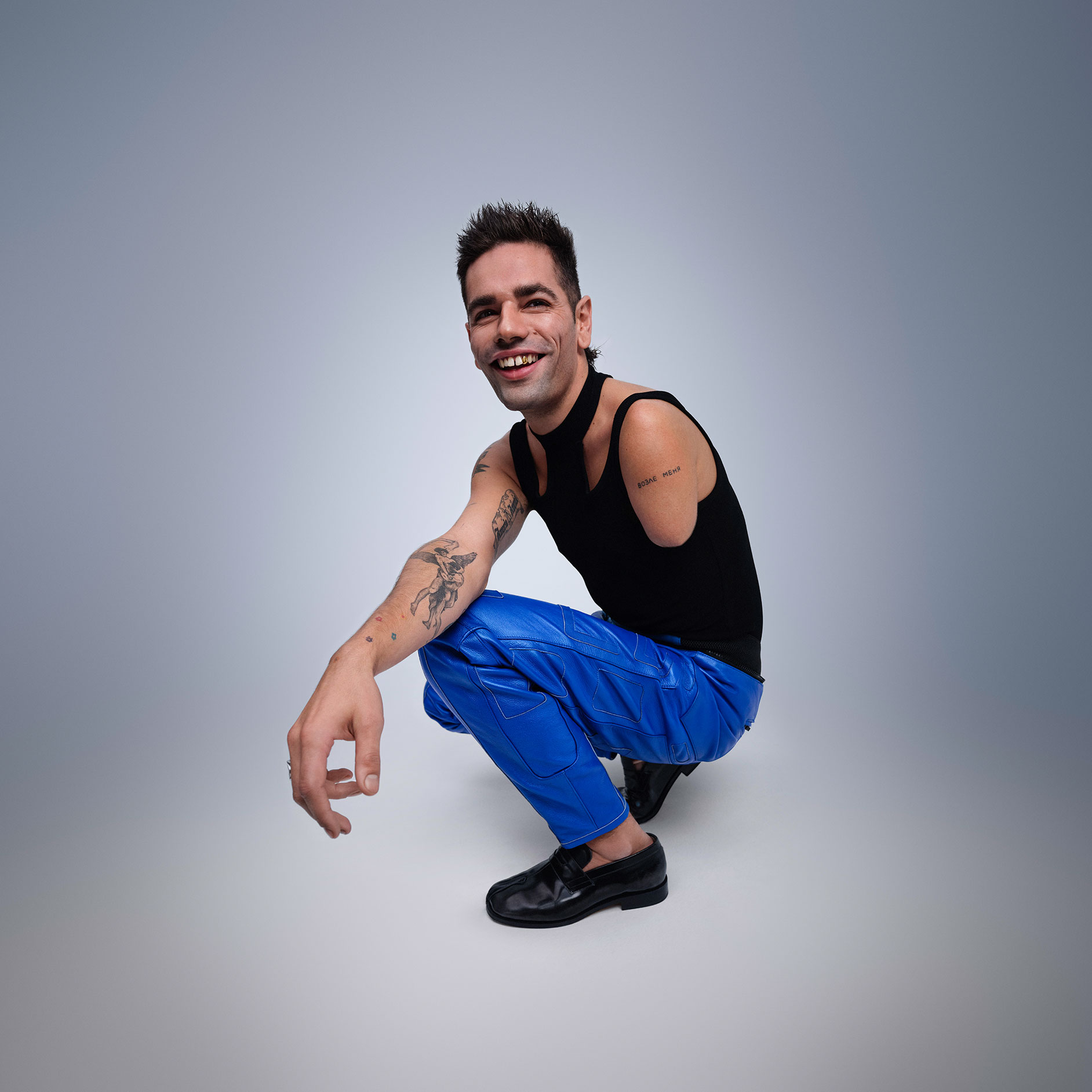 Individuálnosť | Pomôcky na ovládanie vozidla | Mercedes-Benz Motiv muža bez ruky.