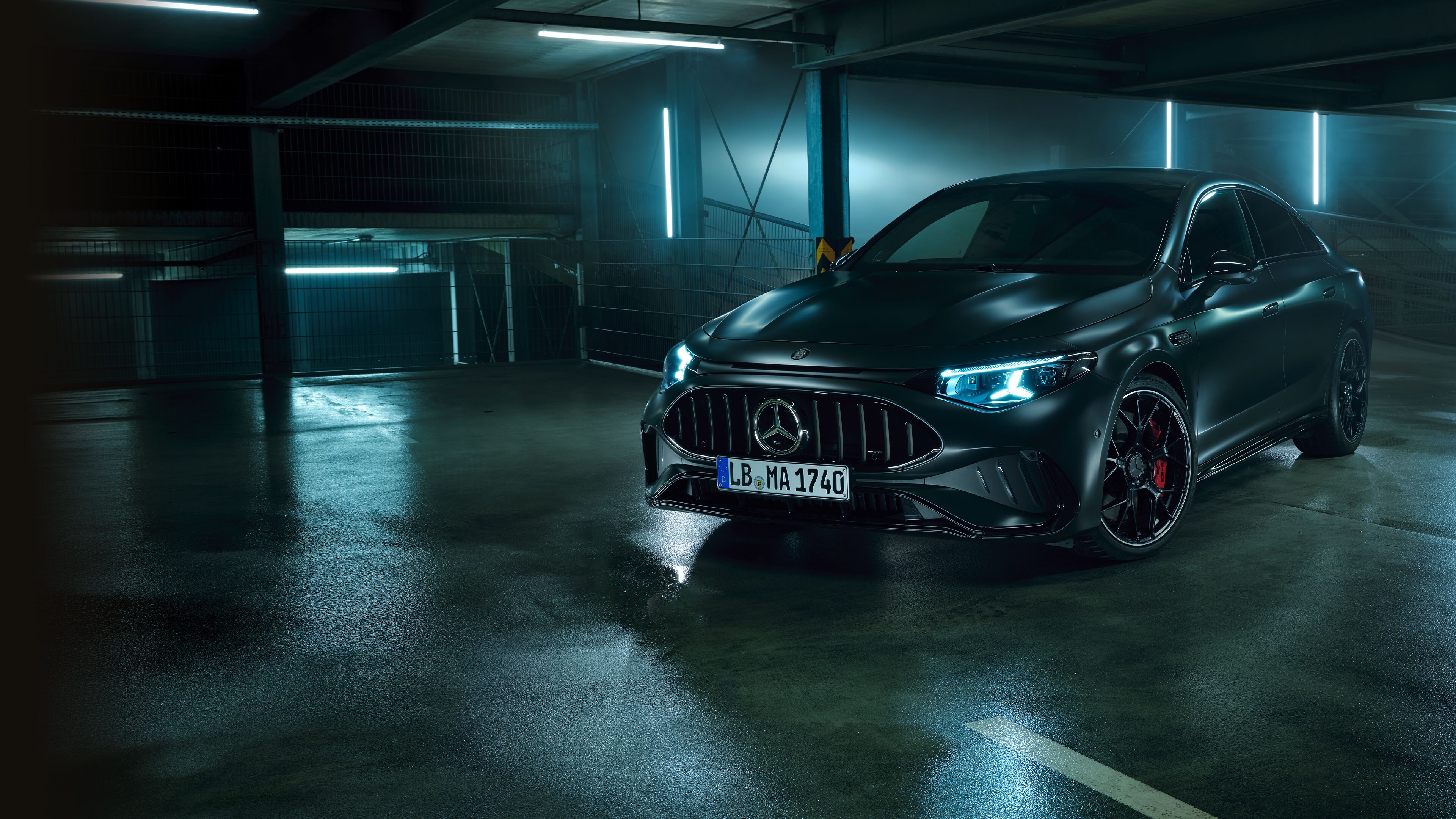 Úplne nový Mercedes-AMG CLA 45 4MATIC+ elektromobil.
