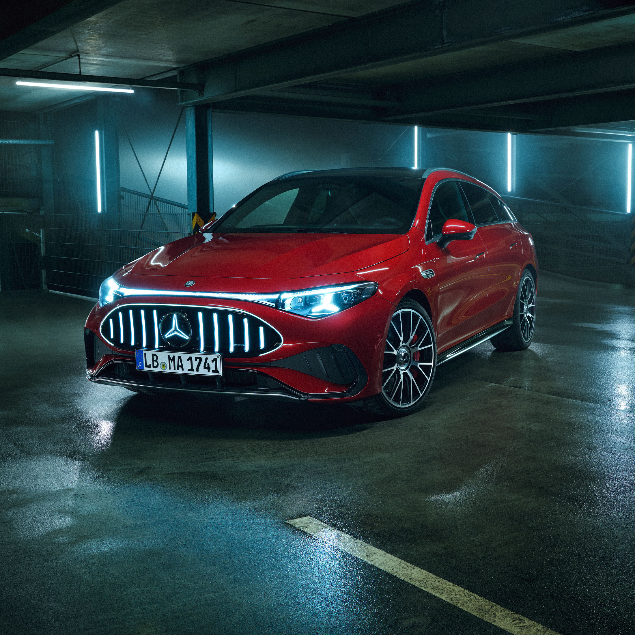 Úplne nový CLA 45 4MATIC+ Shooting Brake elektromobil.
