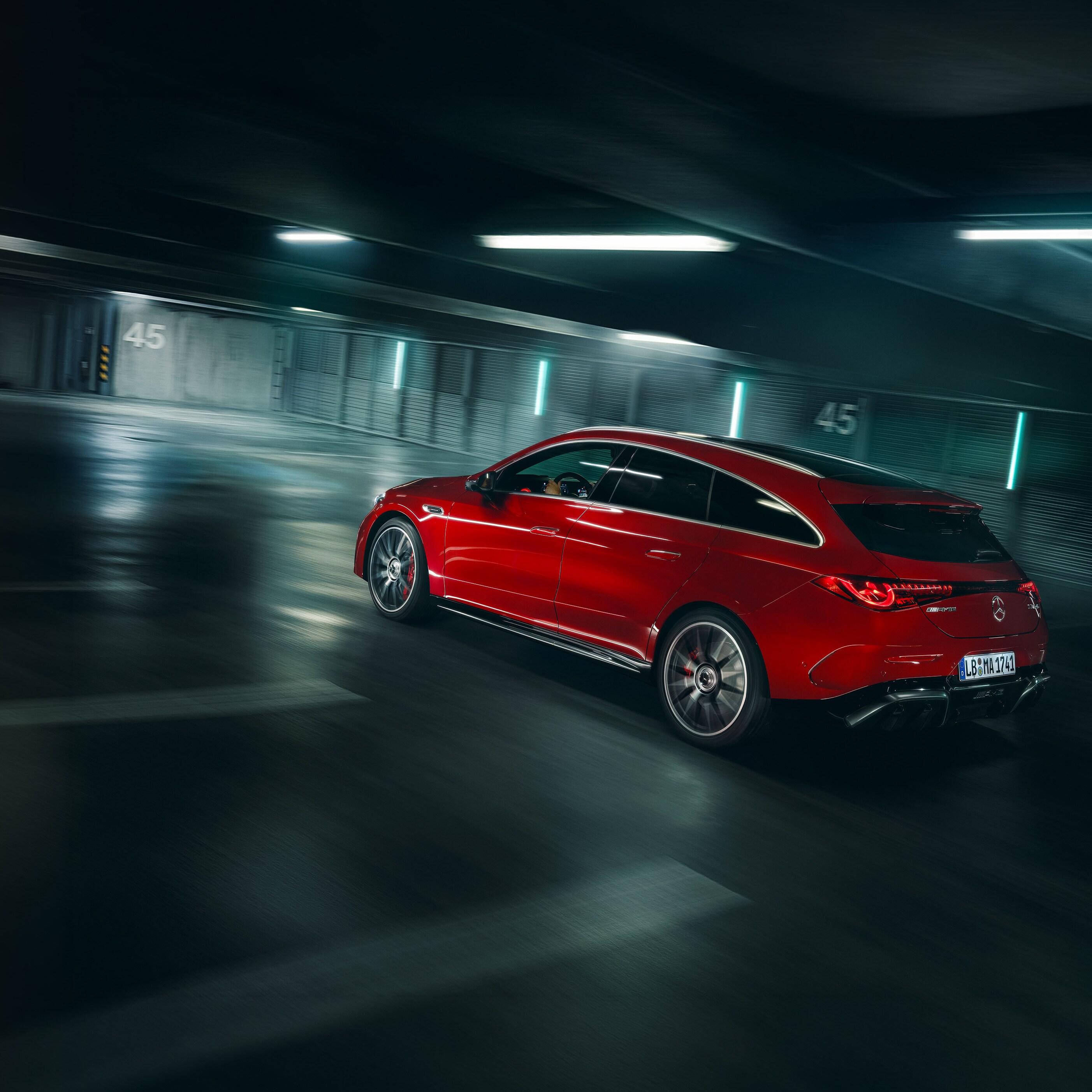 Výkon úplne nového Mercedes-AMG CLA 45 4MATIC+ Shooting Brake elektromobilu.