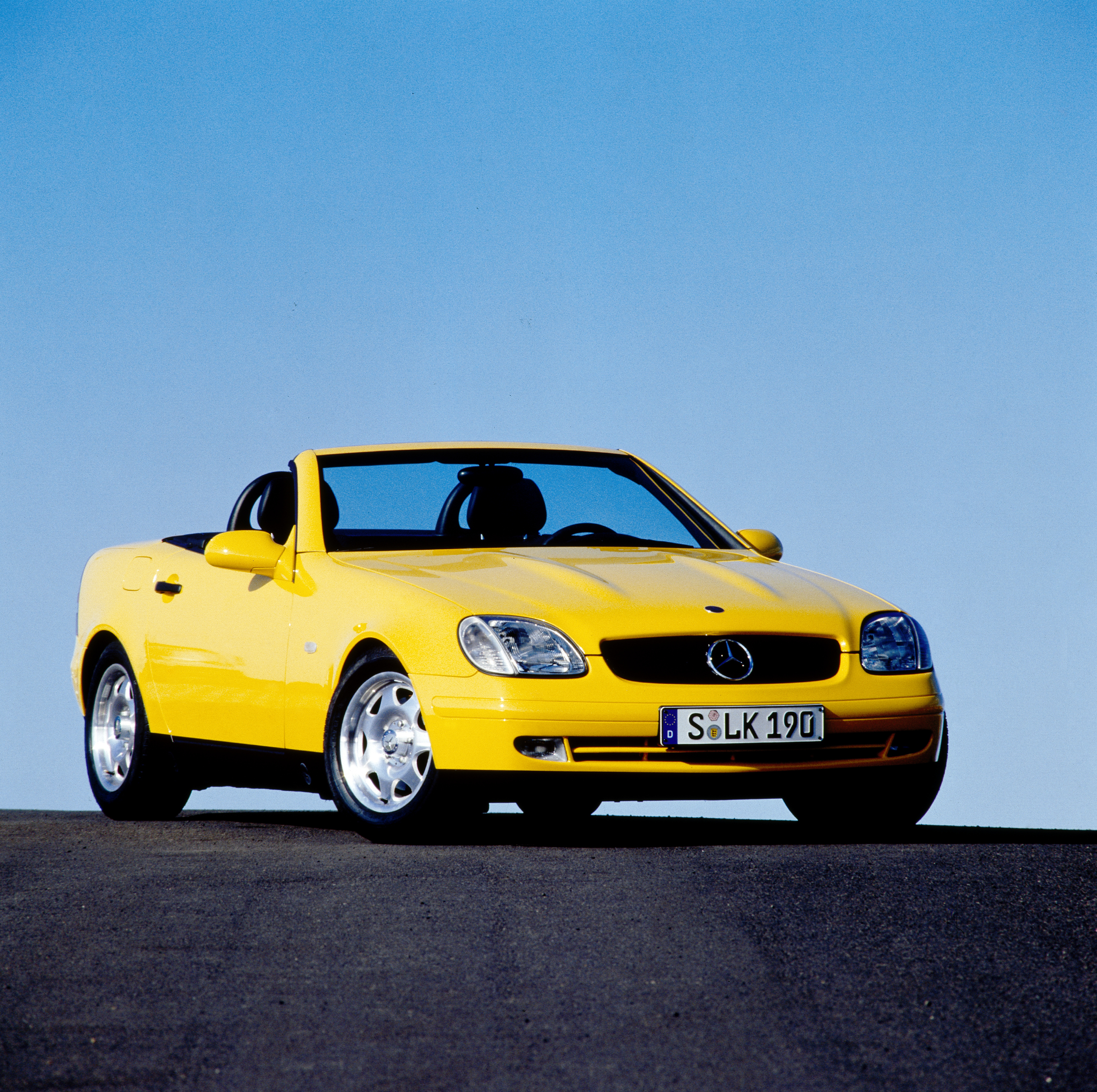 Prvá generácia modelu SLK (R 170) z roku 1996 Prvá generácia modelu SLK (R 170) z roku 1996