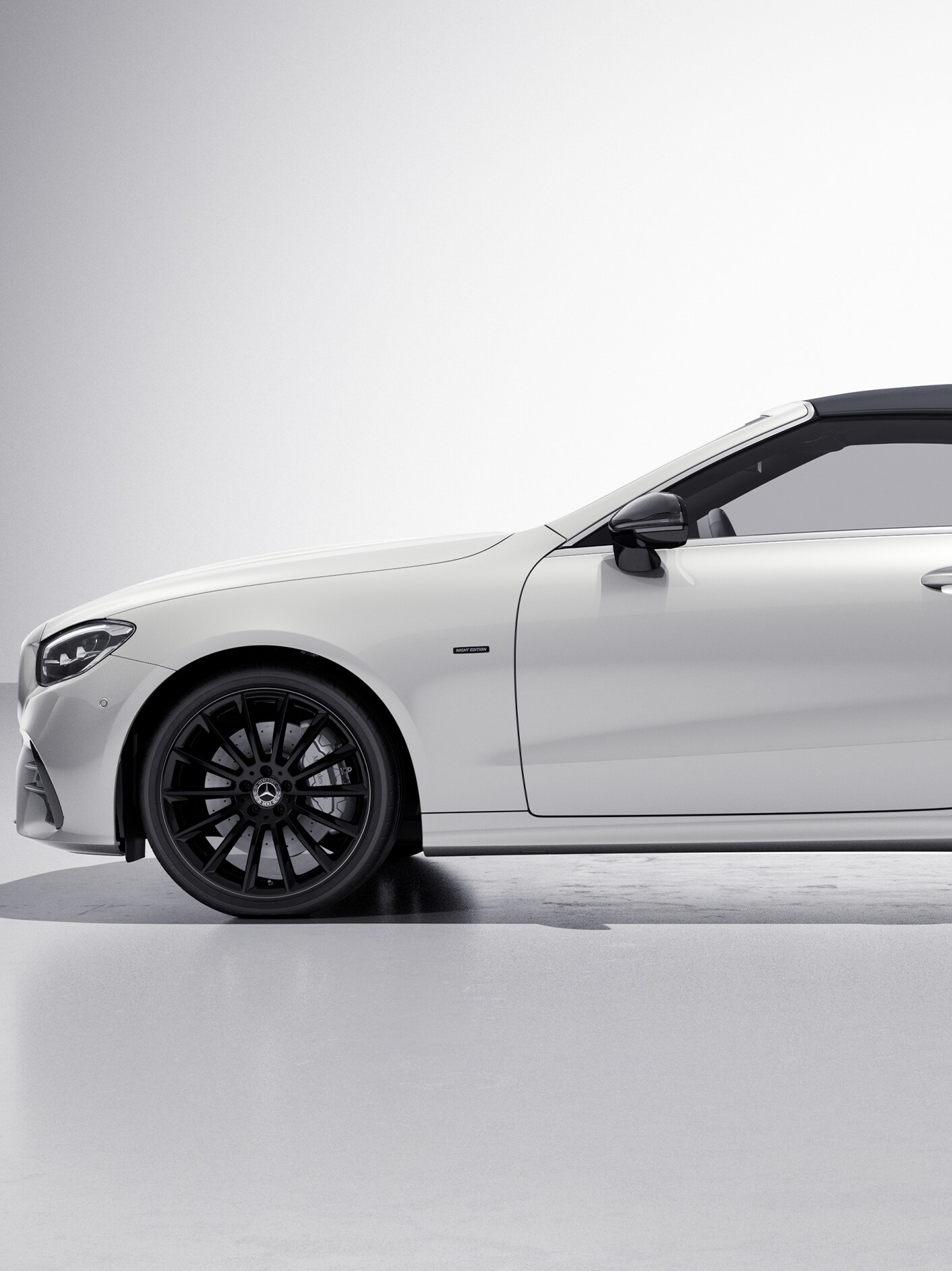 Exteriér edície Night Edition kabrioletu Mercedes-Benz Triedy&nbsp;E.