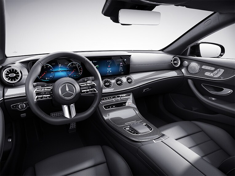 Interiér kupé Triedy E od značky Mercedes-Benz s líniou výbavy AMG Line.