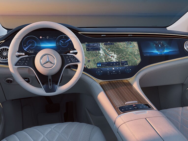 Interiér novej EQS SUV so službou Navigácia s Elektrickou inteligenciou.