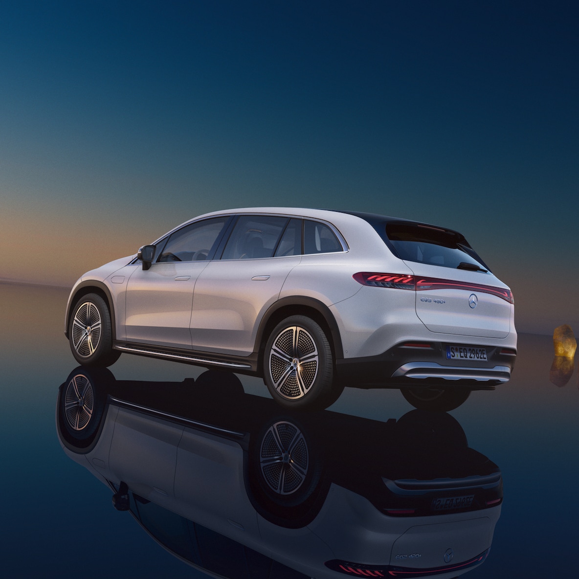 Mercedes-Benz EQS SUV z pohľadu vodiča.