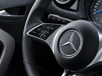 TEMPOMAT na volante vozidla Mercedes-Benz EQT.