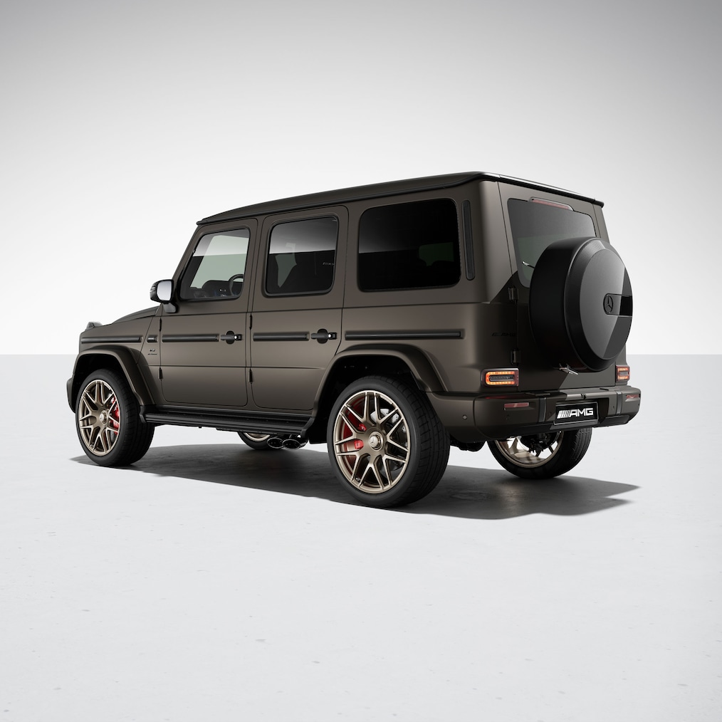 Pohľad zboku na vozidlo Mercedes-AMG G 63 s balíkom AMG Performance.