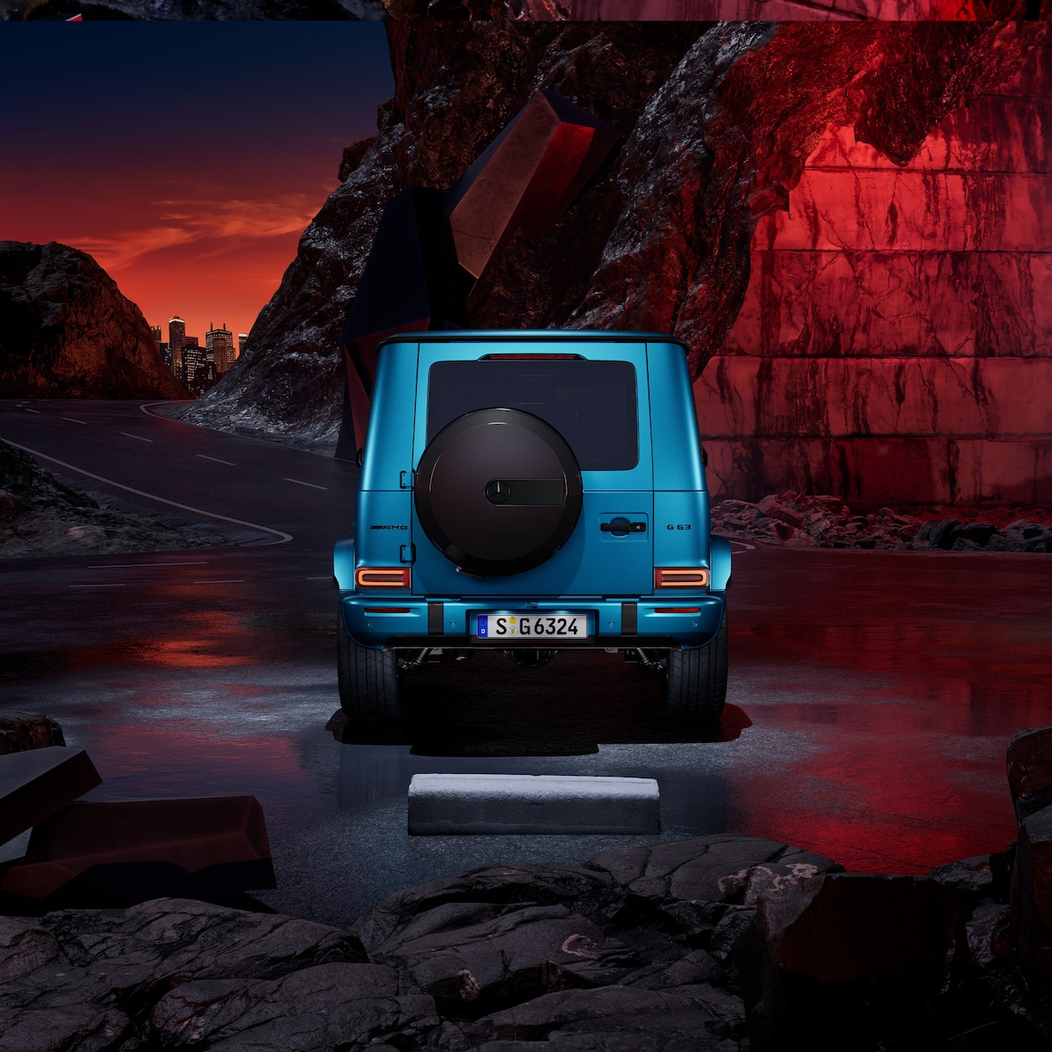 Bočný pohľad spredu na vozidlo Mercedes-AMG G 63 s exteriérovým balíkom uhlíkových vlákien AMG.