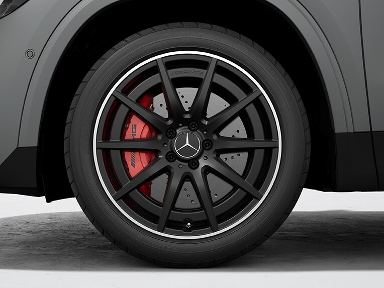 Disky AMG s 10-lúčovým dizajnom z ľahkej zliatiny pre novú Mercedes-AMG GLA.