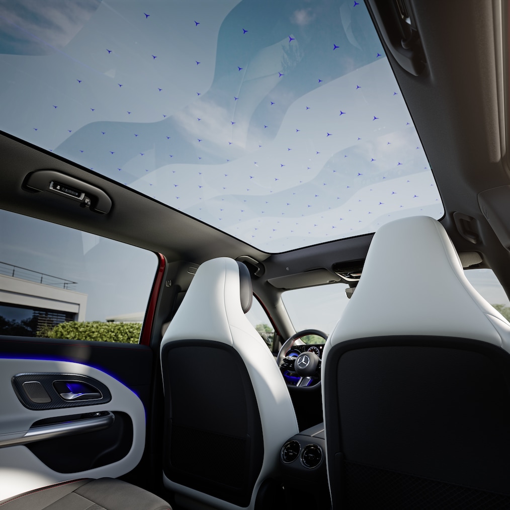 Panoramatická strecha s&nbsp;funkciou SKY CONTROL vozidla GLB od značky Mercedes-Benz.