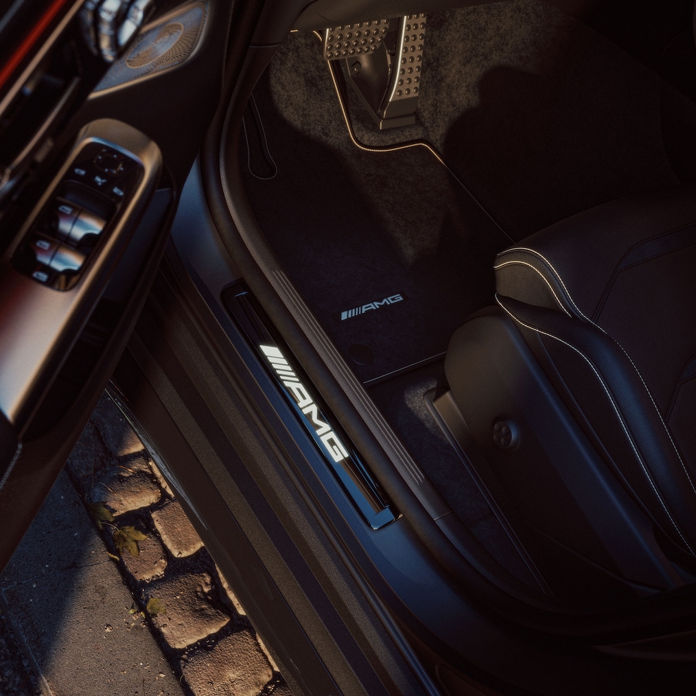 Balík zlatých akcentov v&nbsp;novom kupé Mercedes-AMG GLC.
