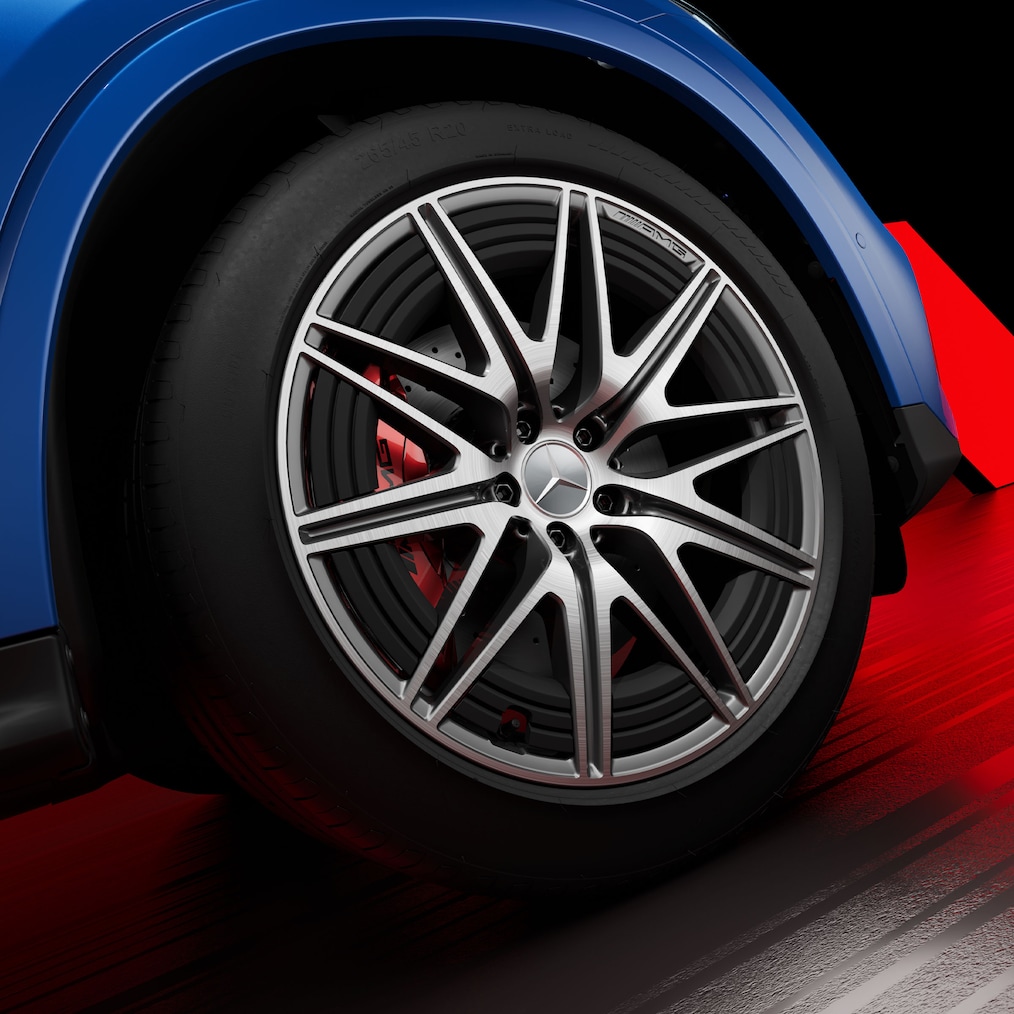 Pohľad zblízka na disky z ľahkej zliatiny s priemerom 50,8 cm (20") s dizajnom desiatich zdvojených lúčov.