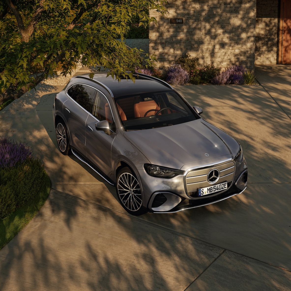 Exteriér novej GLC s technológiou EQ od značky Mercedes-Benz.