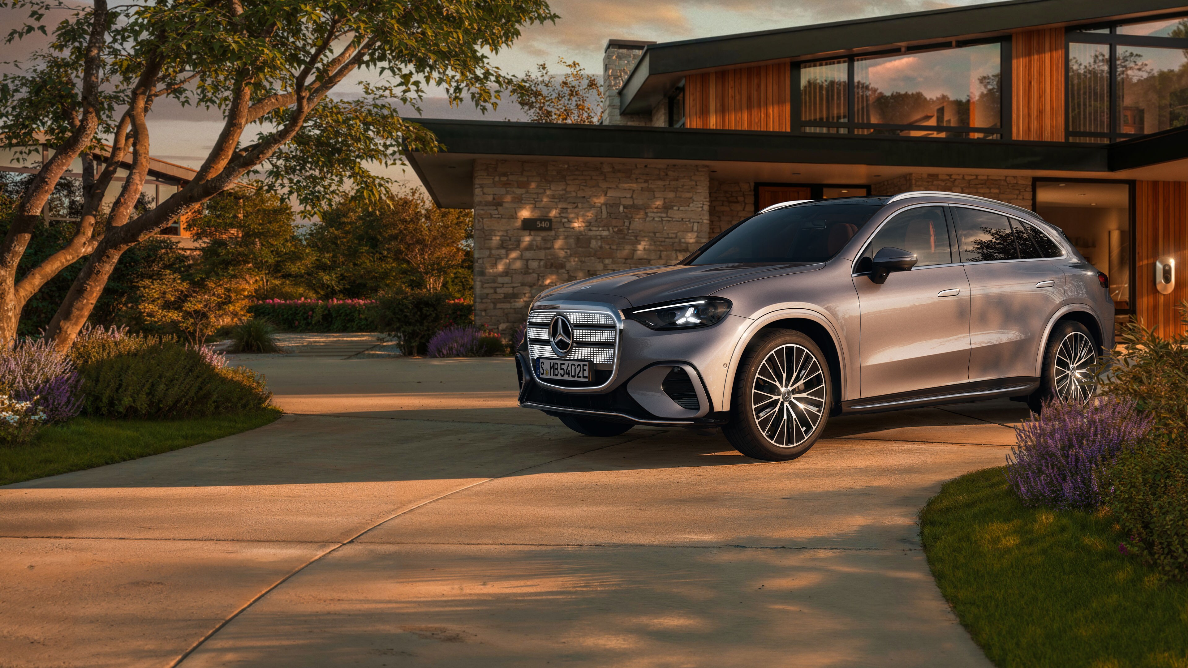 Úplne nová elektrická GLC s technológiou EQ