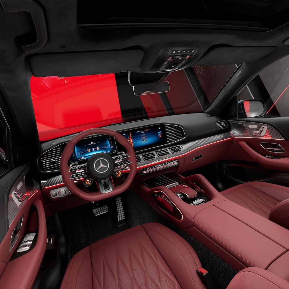 Pohľad zboku na vozidlo Mercedes-AMG GLE SUV vo vyhotovení MANUFAKTUR hightech silver magno edition.