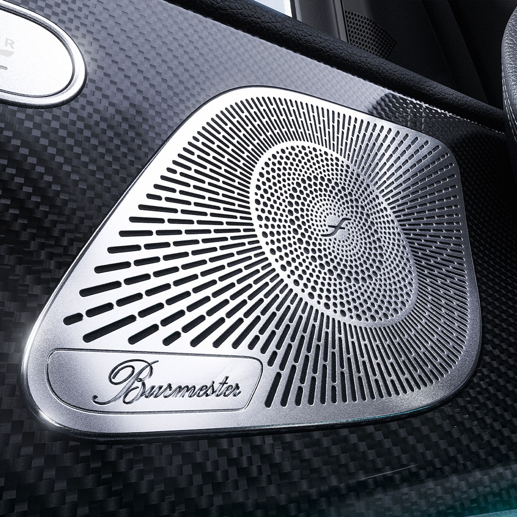 Reproduktory obklopujúceho ozvučovacieho systému Burmester® vo vozidle Mercedes-Benz GLE.