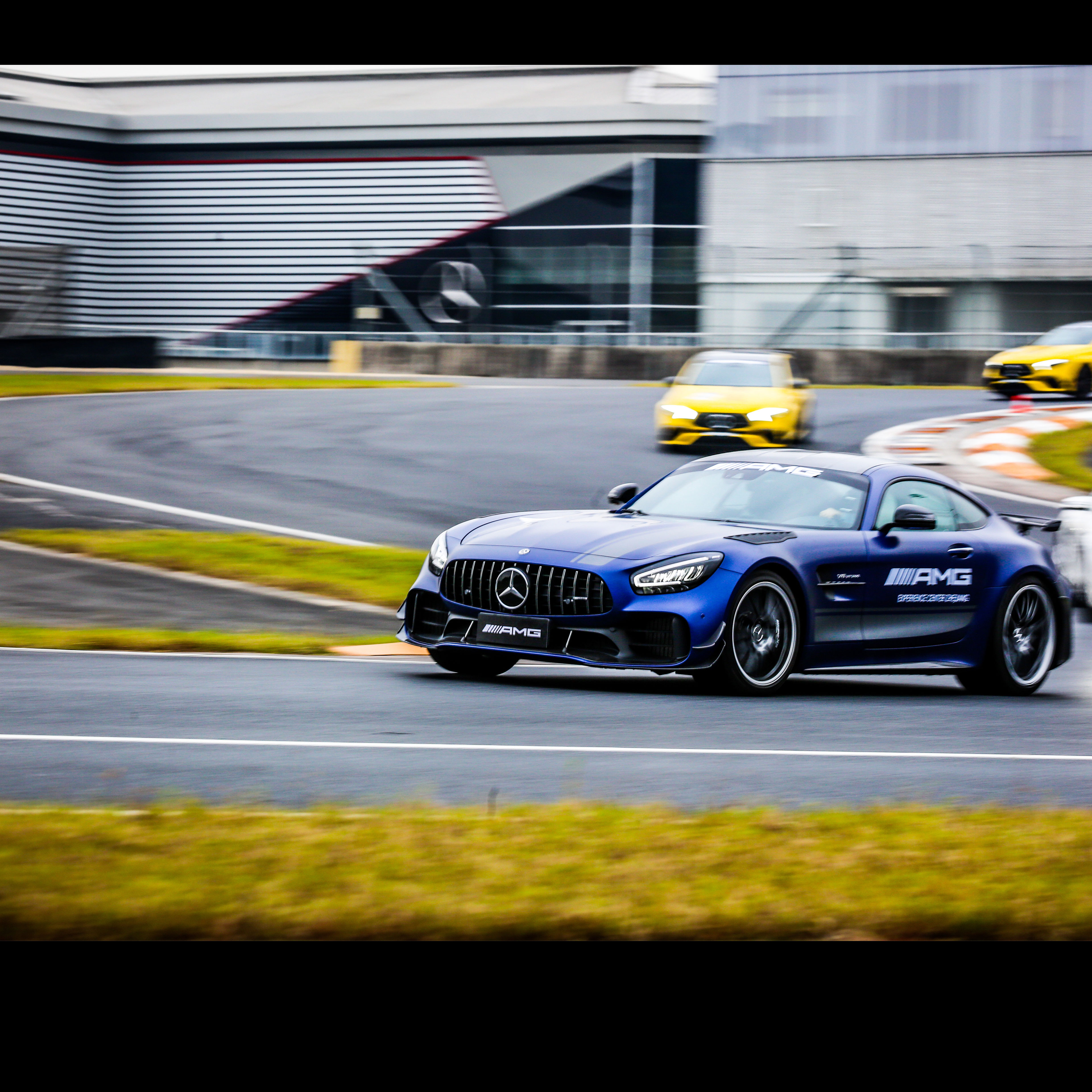Svet AMG | Mercedes-AMG Niekoľko vozidiel Mercedes-AMG.