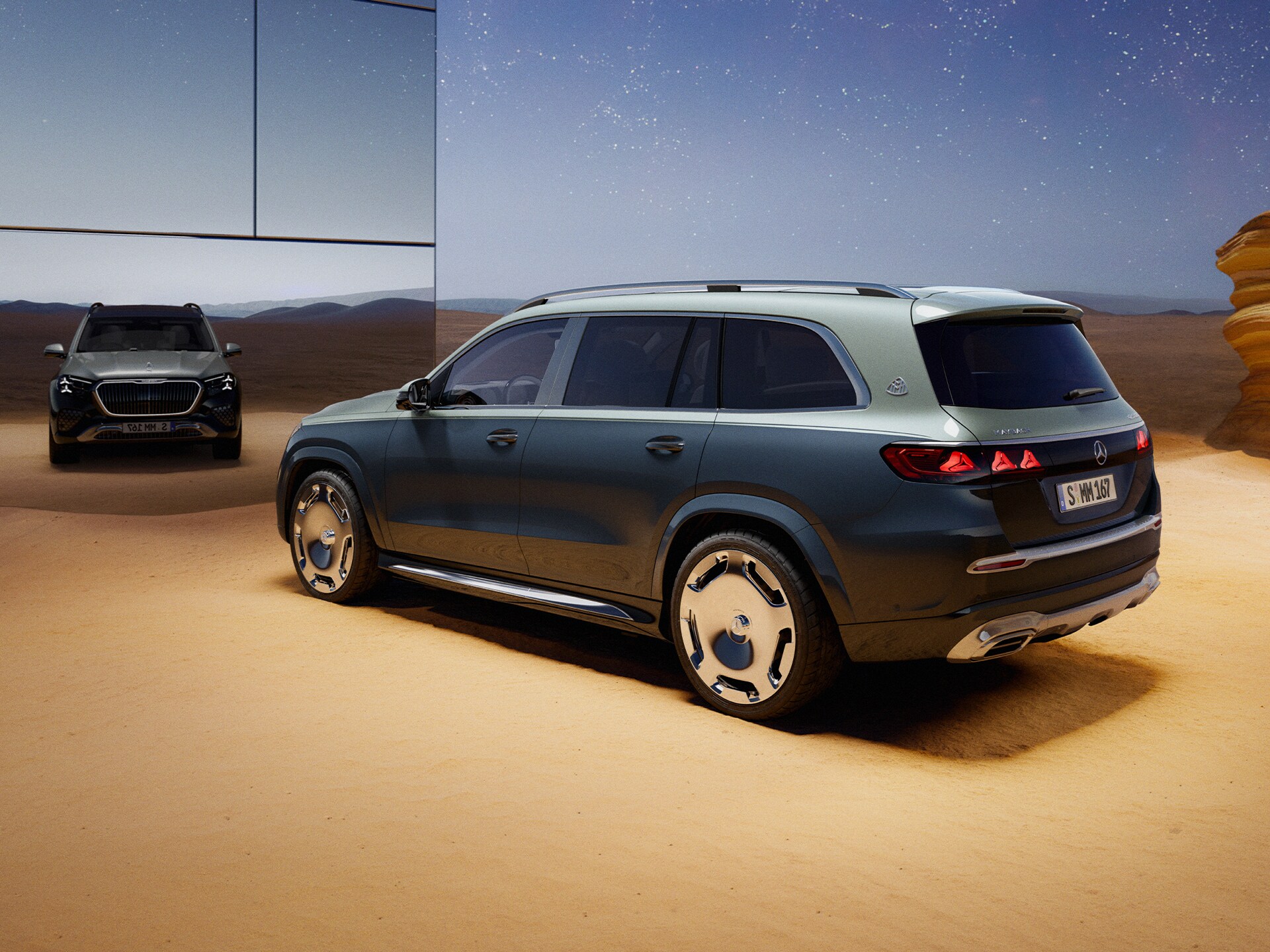 Pohľad zhora na SUV Mercedes-Maybach GLS.