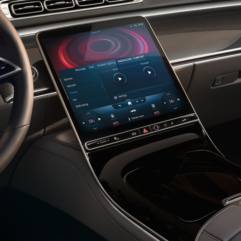 Balík ENERGIZING vpredu sedanu Mercedes-Benz Triedy S.