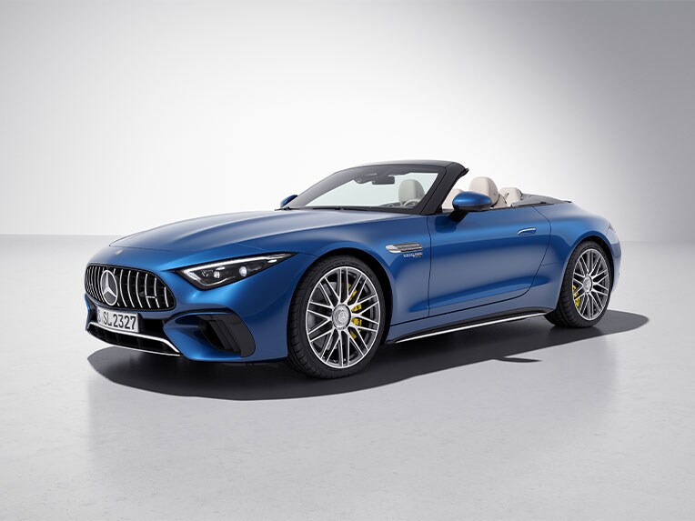 Exteriér roadstera Mercedes-AMG SL s exteriérovým balíkom pochrómovaných doplnkov AMG.