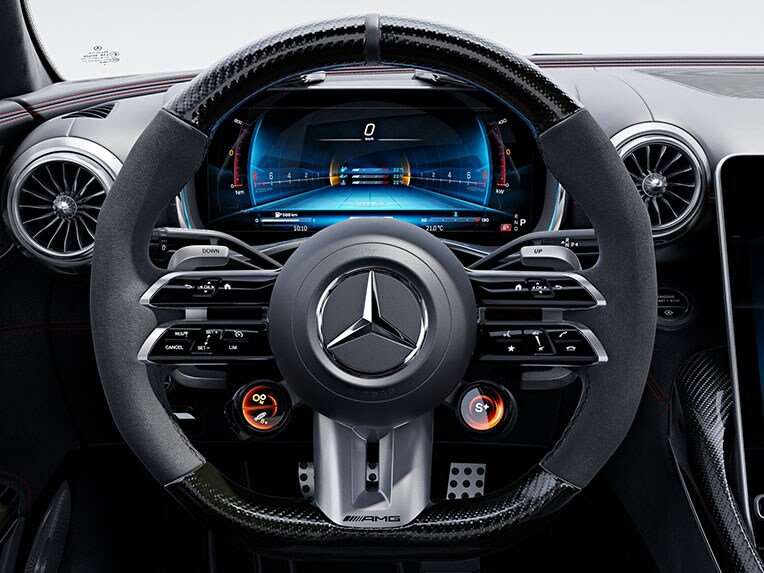 Volant AMG Performance v dizajne uhlíkových vlákien/mikrovlákno MICROCUT v modeli Mercedes-AMG SL 63 S E PERFORMANCE