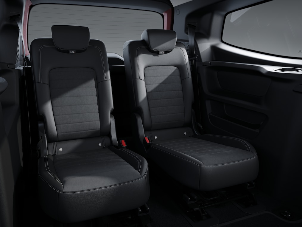 Na obrázku: samostatné zadné sedadlá v&nbsp;treťom rade v&nbsp;čiernej farbe Triedy&nbsp;T od značky Mercedes-Benz.