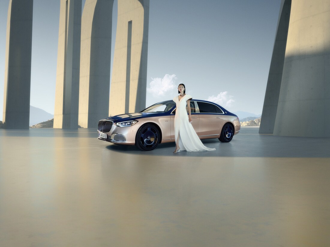 Mercedes-Maybach Triedy S Haute Voiture v žiarivom odtieni ružovej