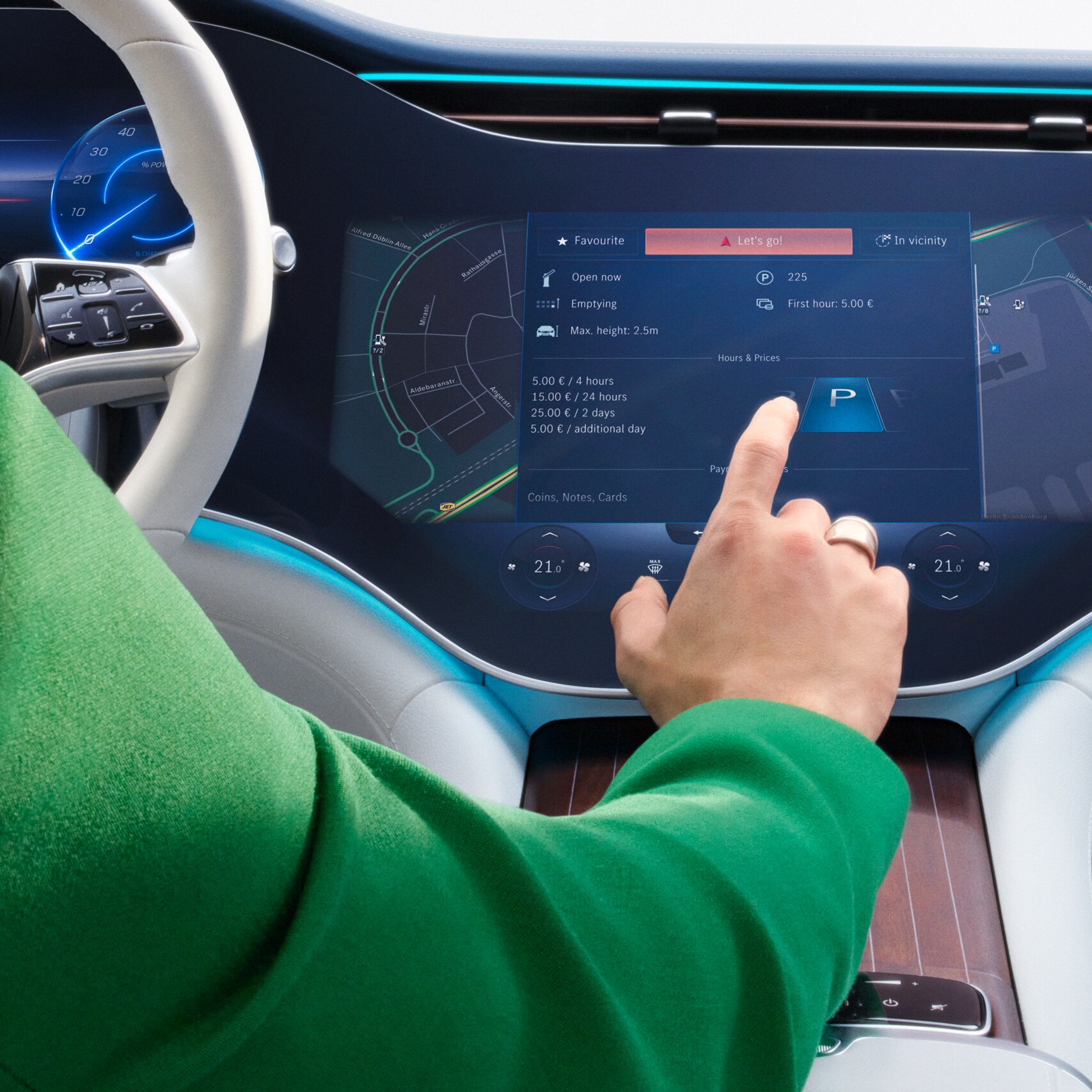 Na multimediálnom systéme MBUX vo vozidle Mercedes-Benz sú zvolené digitálne doplnky