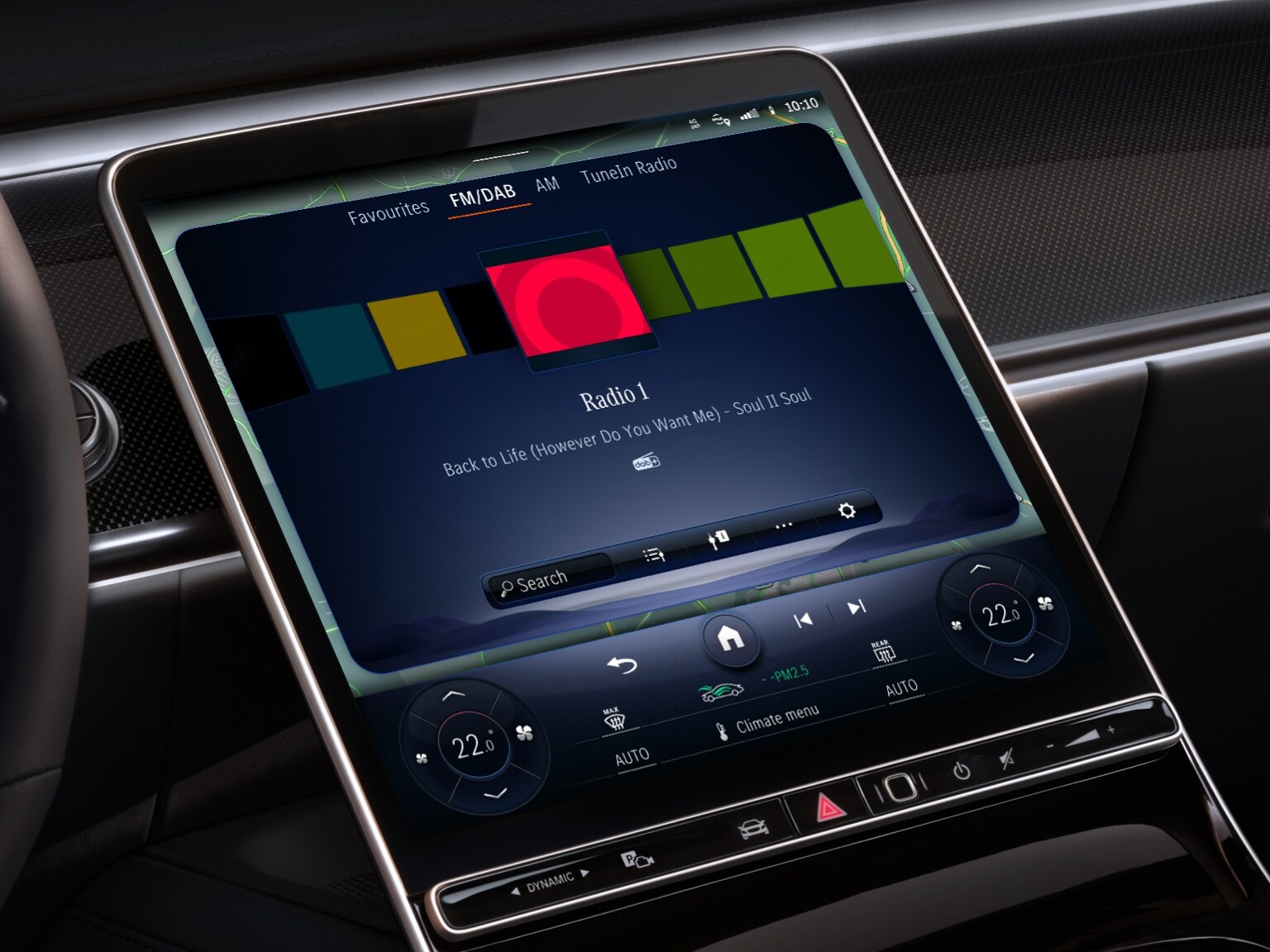 Na multimediálnom systéme MBUX vo vozidle Mercedes-Benz sa vďaka balíkom zábavy zobrazujú rozhlasové stanice z&nbsp;celého sveta.