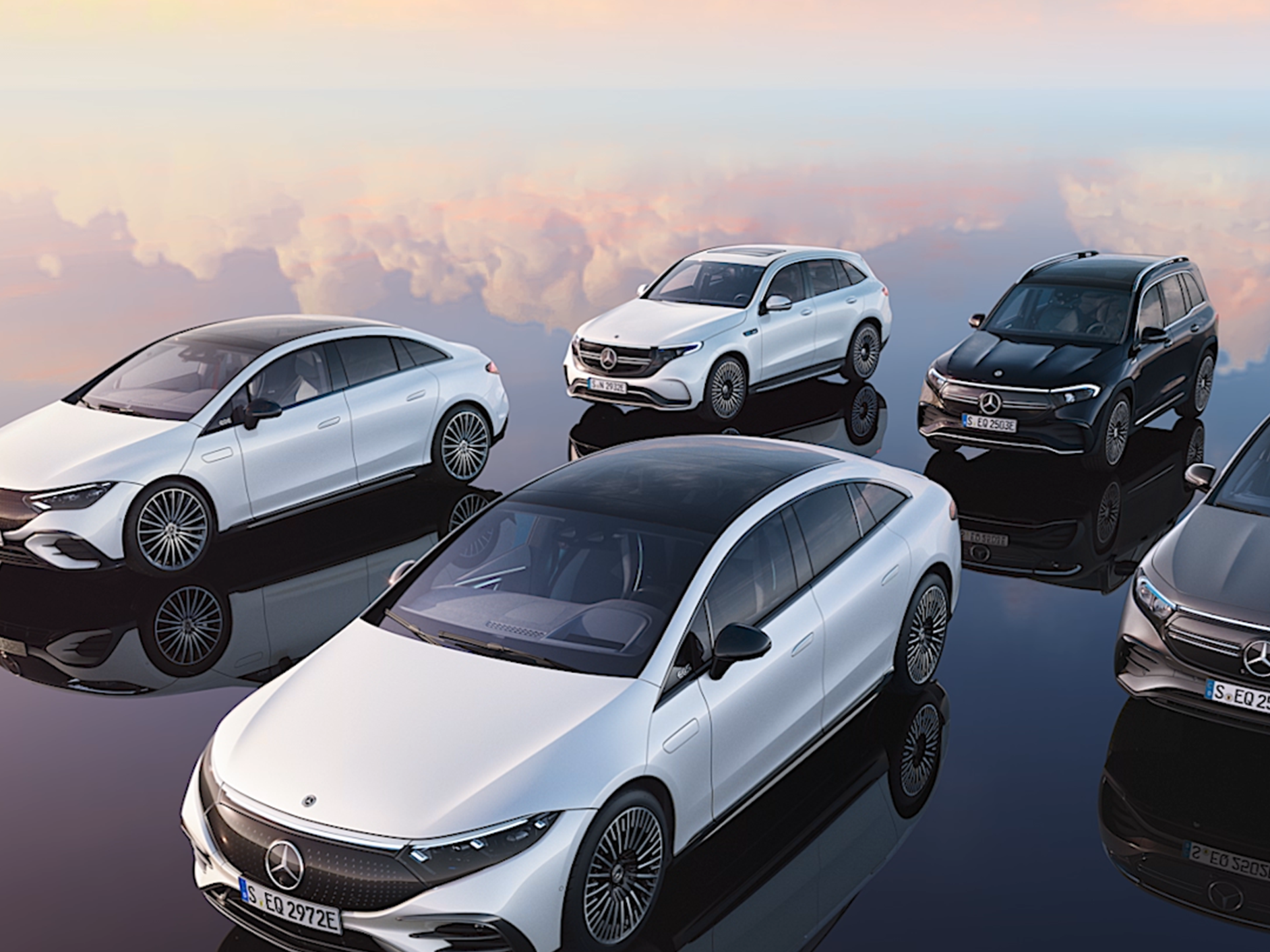 Bočný pohľad spredu na elektrické modely Mercedes-Benz