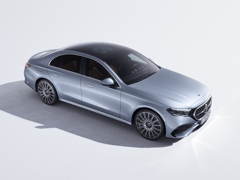 Kokpit nového sedanu Triedy E od Mercedes-Benz.