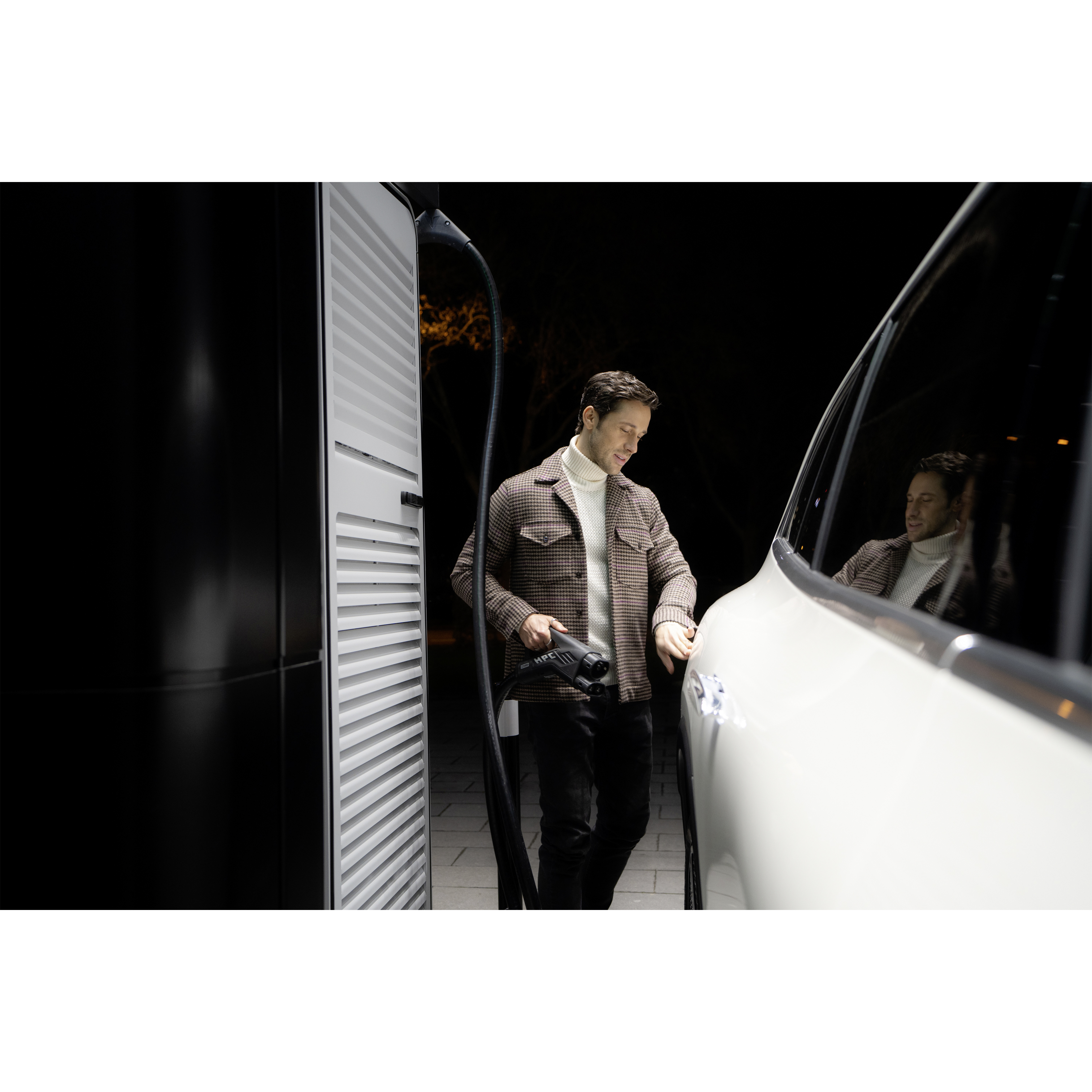 Nabíjanie | Mercedes-Benz Riešenia nabíjania pre vaše vozidlo Mercedes-Benz.