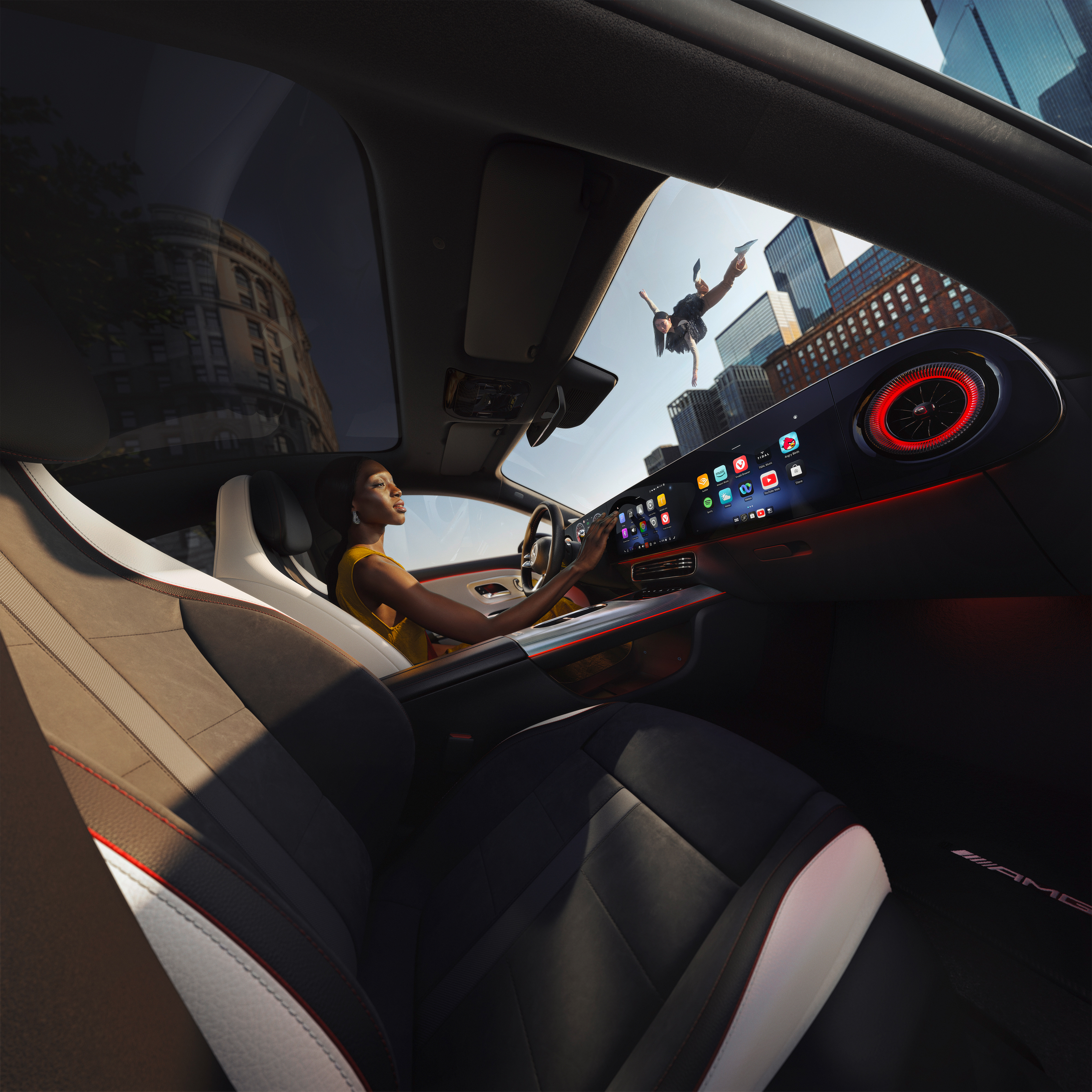 Multimediálny systém MBUX | Mercedes-Benz Pohľad do interiéru na kokpit vozidla Mercedes-Benz s multimediálnym systémom MBUX.