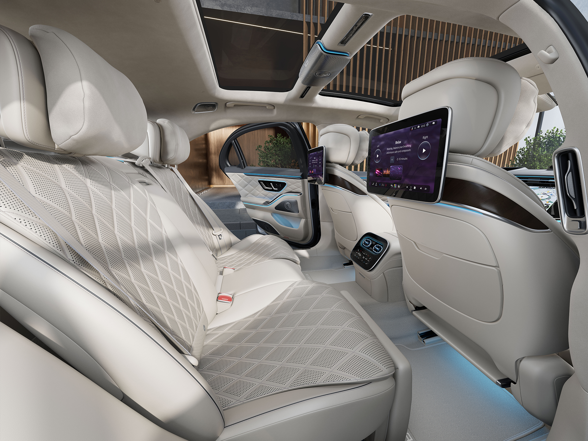 Komfort | Mercedes-Benz Pohľad na interiér vozidla Mercedes-Benz.
