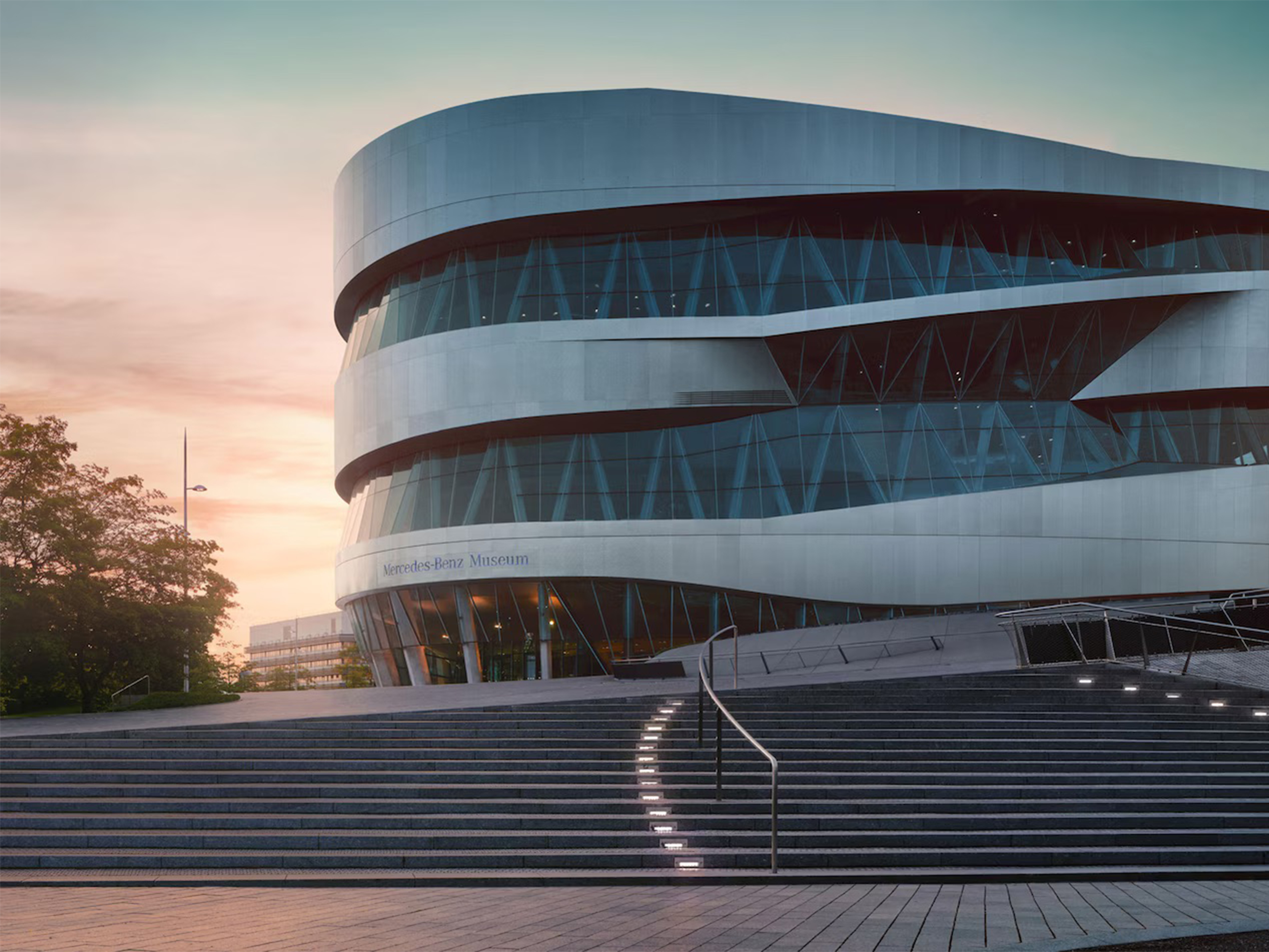 Múzeum Mercedes-Benz v Stuttgarte | Mercedes-Benz Pohľad na exteriér Múzea Mercedes-Benz v Stuttgarte.