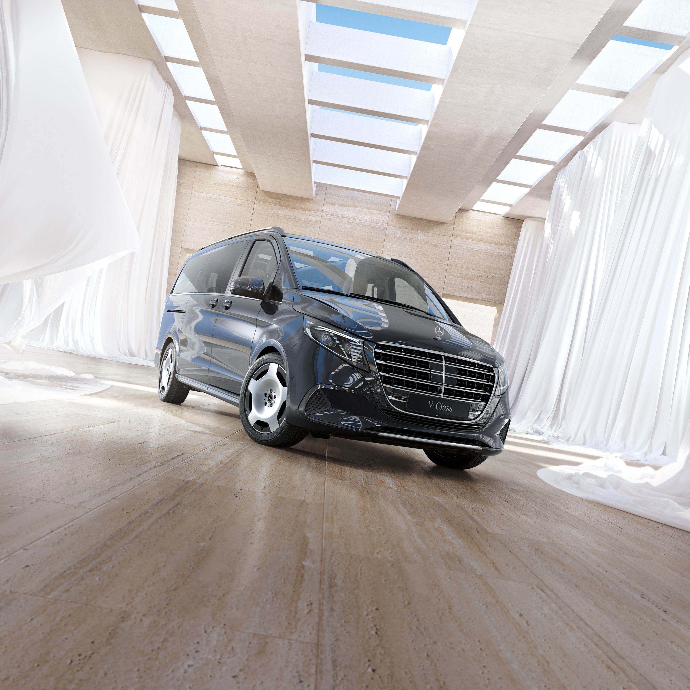 Trieda V | História úžitkových vozidiel | Mercedes-Benz Transportér na prepravu osôb Mercedes-Benz Triedy V umiestnený v modernom svetlom interiéri so strešnými oknami