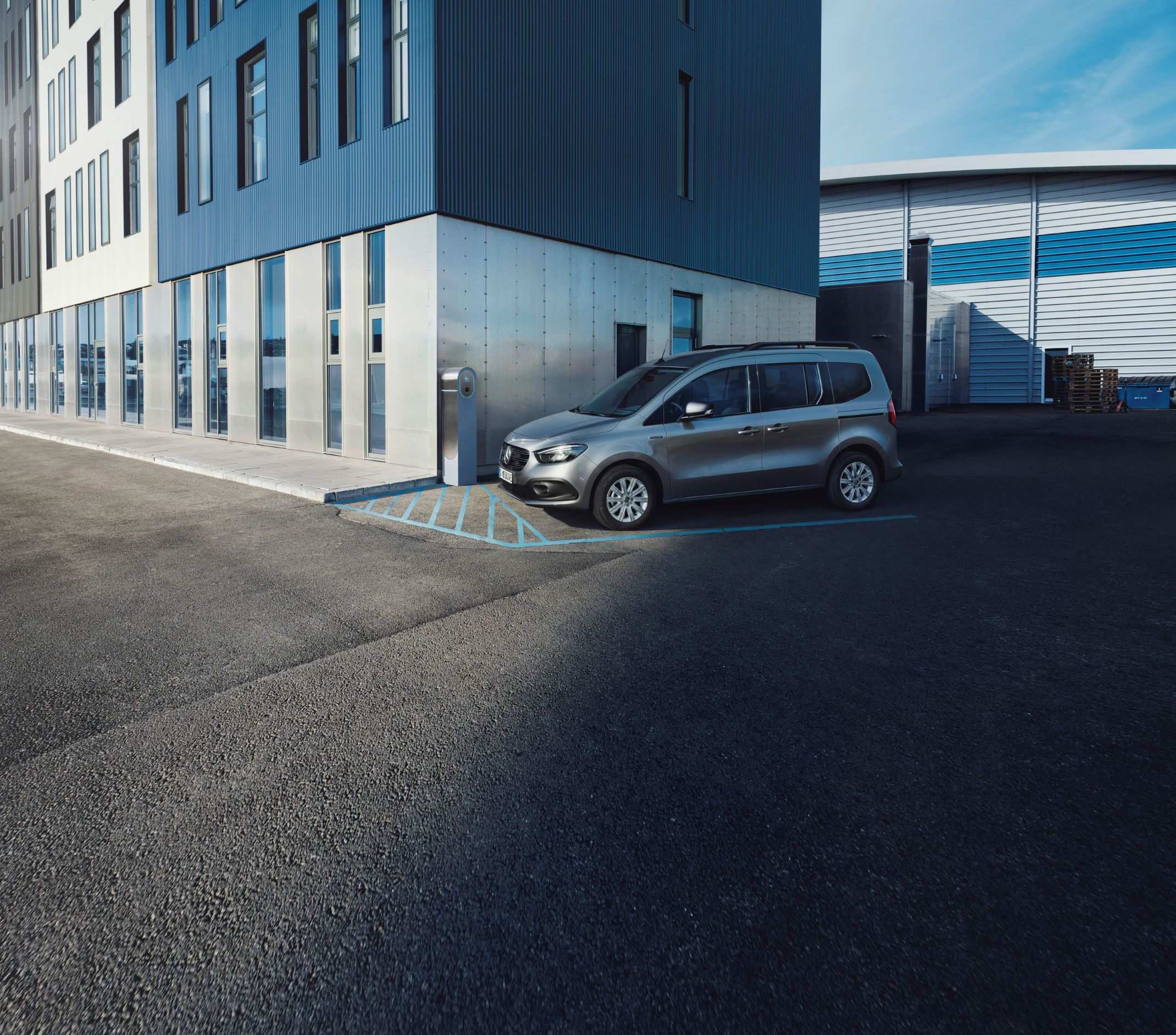 Citan – bezpečnosť | Transportéry Mercedes-Benz Vizualizácia spôsobu fungovania radarových snímačov na meranie vzdialenosti vo vozidle Mercedes-Benz Citan.