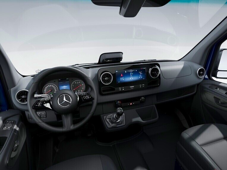 Kabína šasi Mercedes-Benz Sprinter s líniou výbavy BASE.