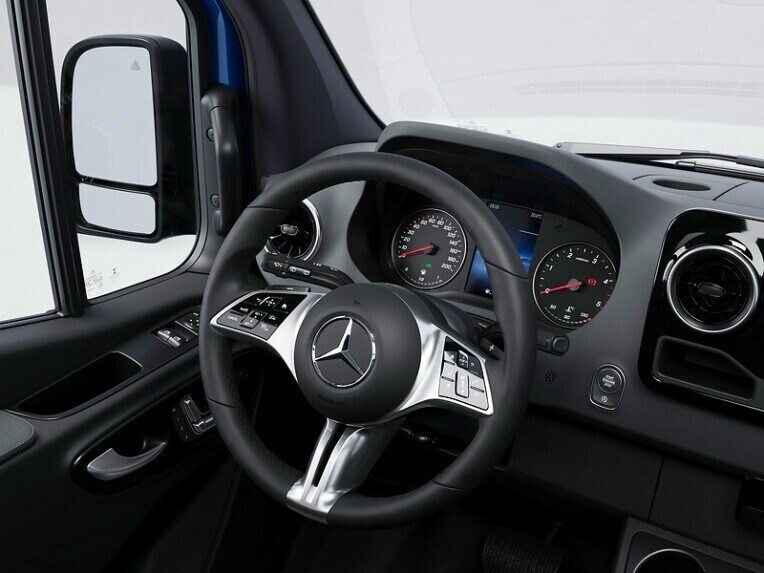 Multifunkčný volant s dotykovými ovládacím poľami pre TEMPOMAT v šasi Mercedes-Benz Sprinter.