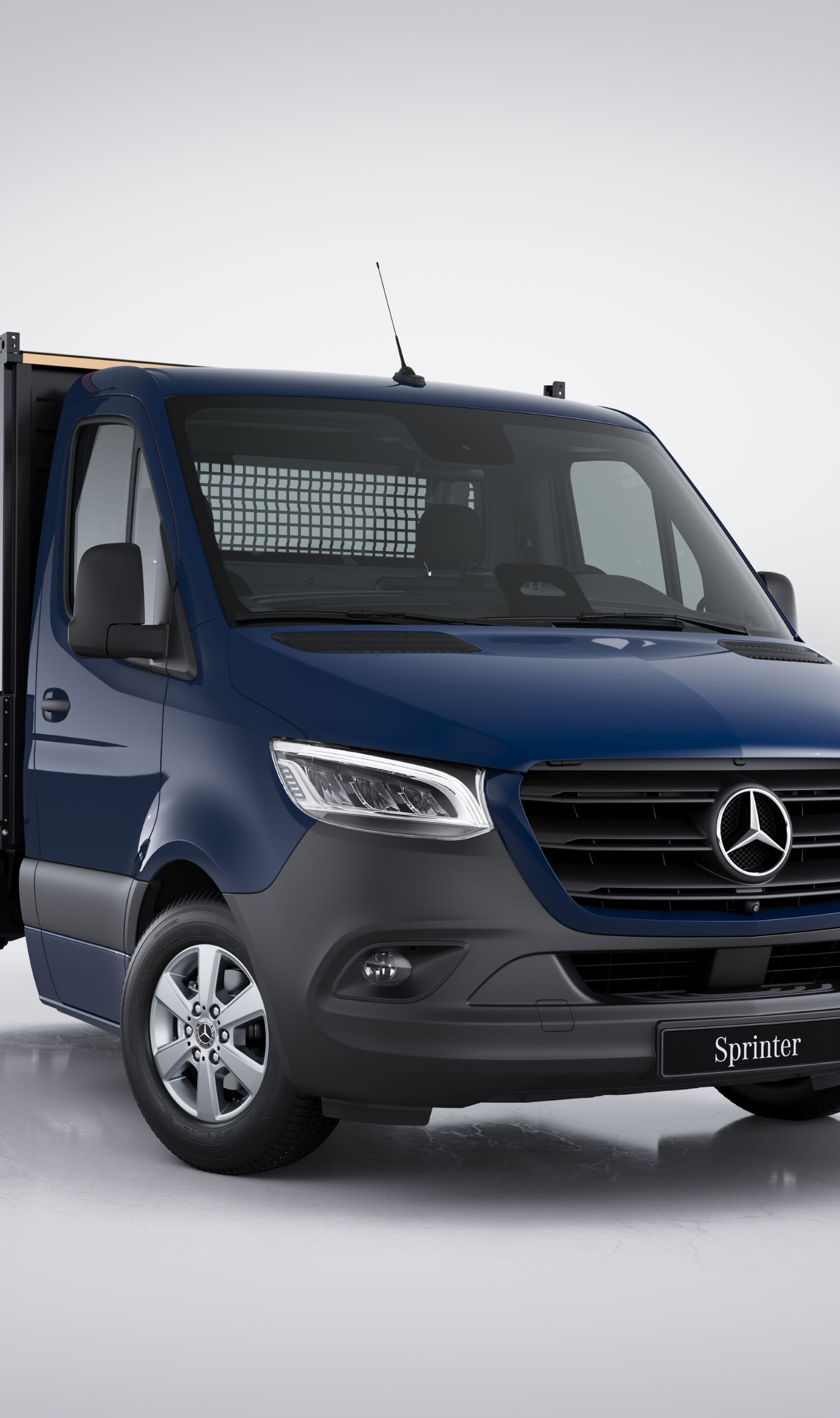 Valník Sprinter od značky Mercedes-Benz.